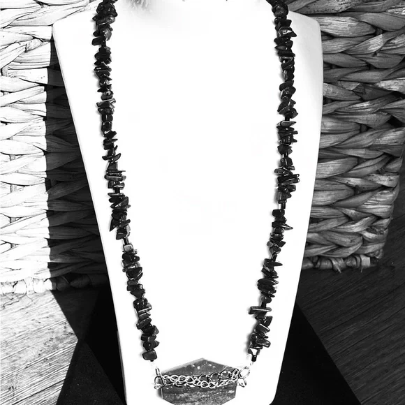 Waves meets Rock Handmade sodalite and red jasper beaded necklace - Picture 3 of 8